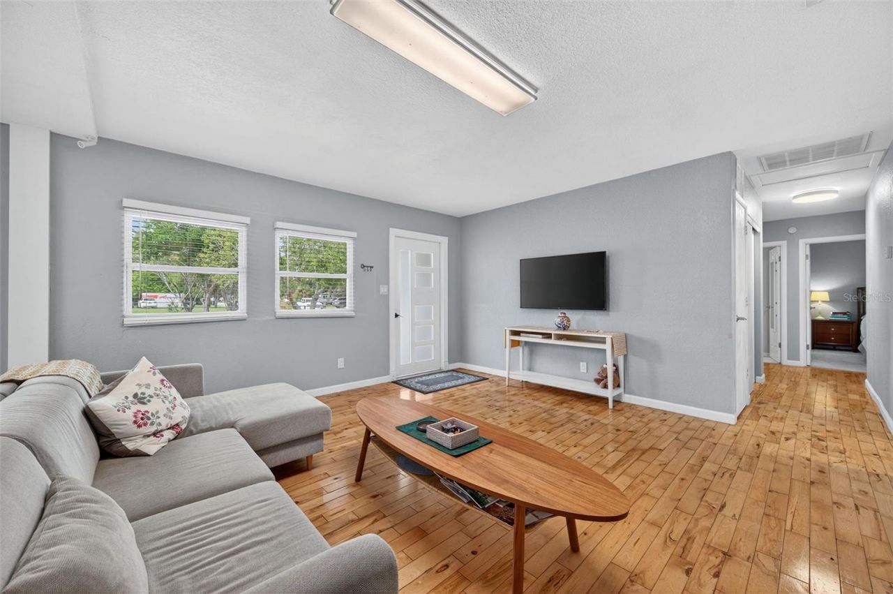 300 Davison Avenue Ne, Saint Petersburg, FL 33703 Photo