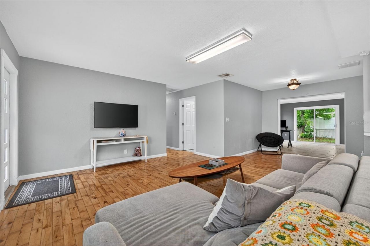 300 Davison Avenue Ne, Saint Petersburg, FL 33703 Photo