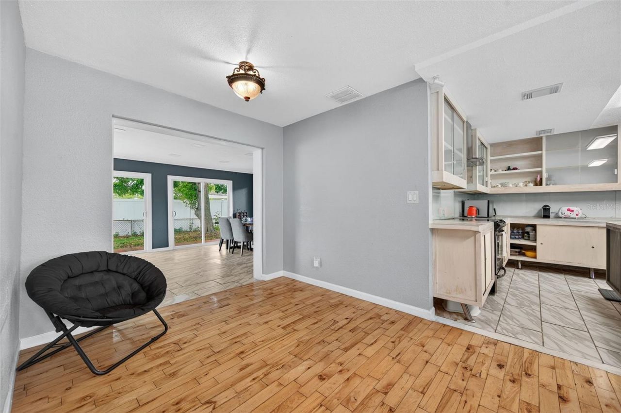 300 Davison Avenue Ne, Saint Petersburg, FL 33703 Photo