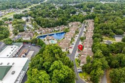 108 Brentwood Dr. photo 4