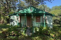 111 Roberta Drive photo 4