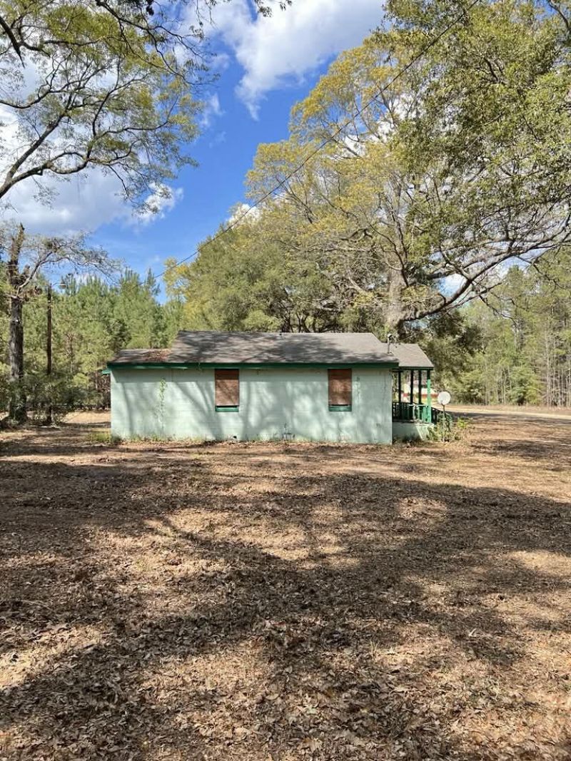 111 Roberta Drive Photo 9