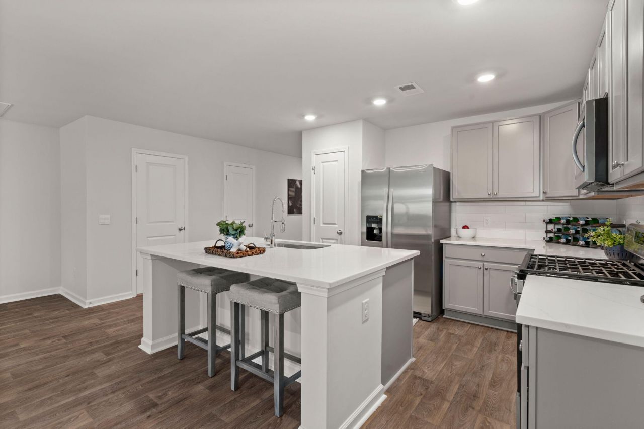 125 Orchid Bloom Circle Photo 6