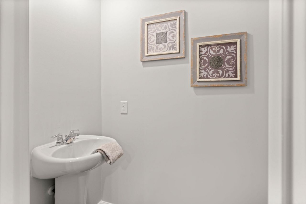 125 Orchid Bloom Circle Photo 9