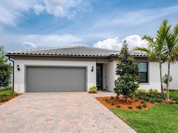 373 SE Filoli Dr, Port St Lucie, FL 34984