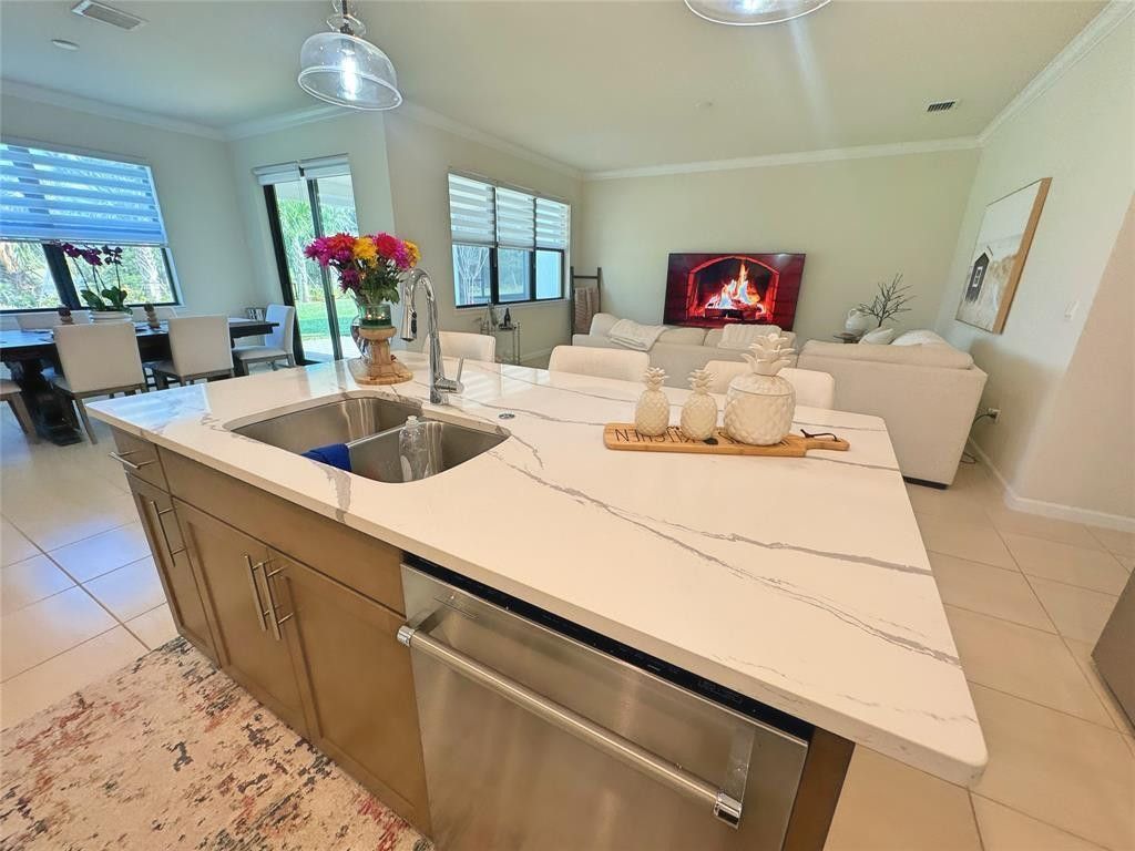 373 SE Filoli Drive, Port Saint Lucie, FL 34984 Photo