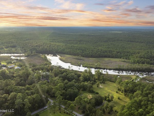 8908 Dixie Street, Ocean Springs, MS 39564