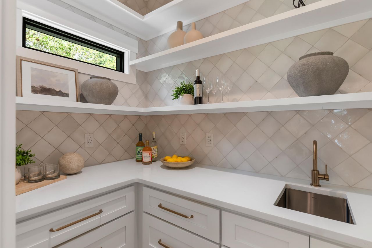 1657 Pierpont Avenue Photo 19