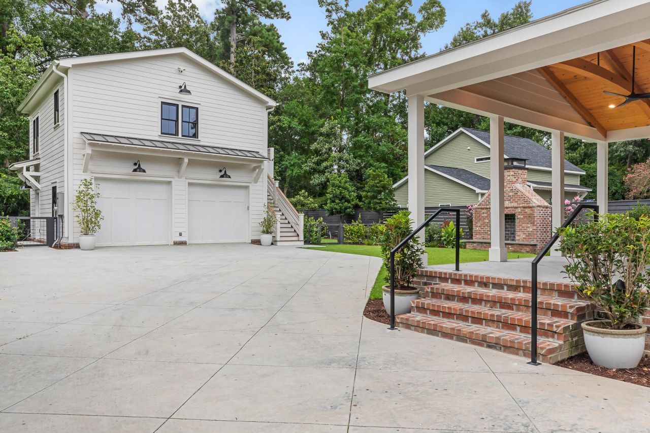 1657 Pierpont Avenue Photo 5