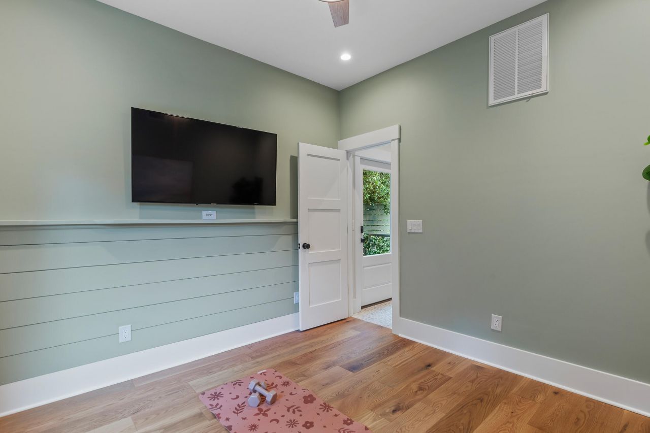 1657 Pierpont Avenue Photo 59