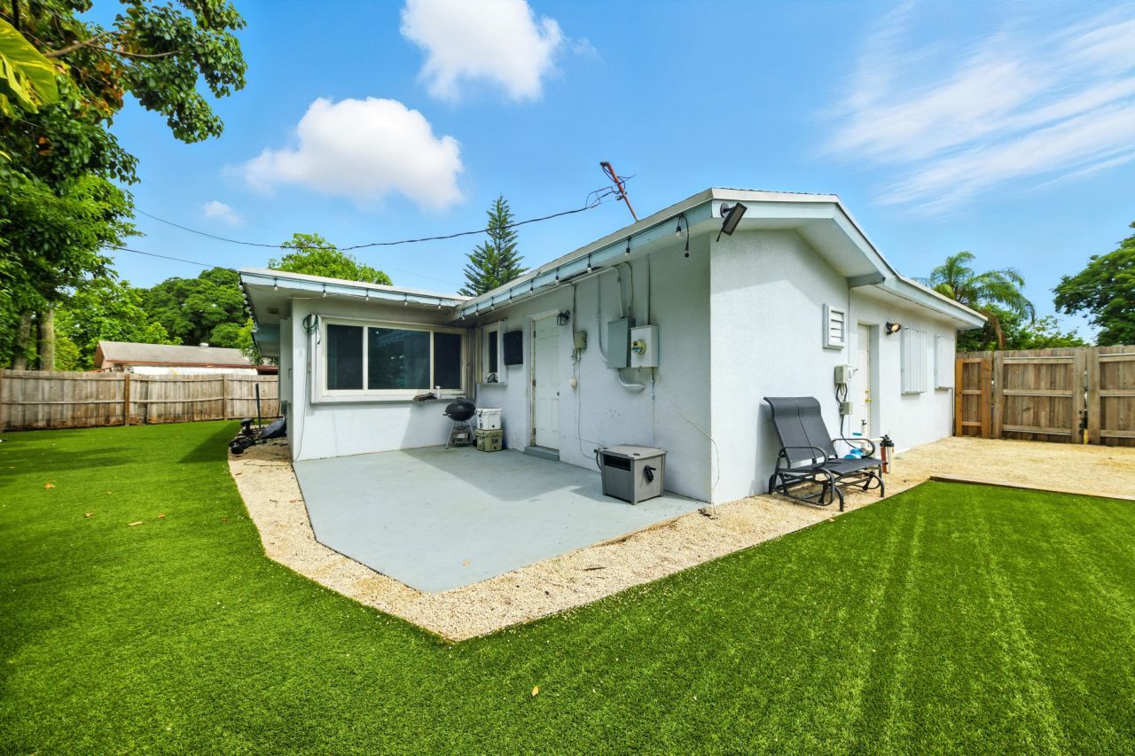 2898 SE 1st Place, Boynton Beach, FL 33435 Photo