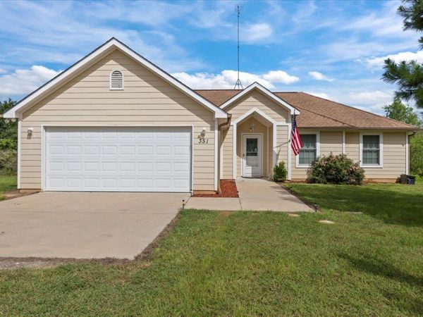 351 Cardinal DR, Paige, TX 78659