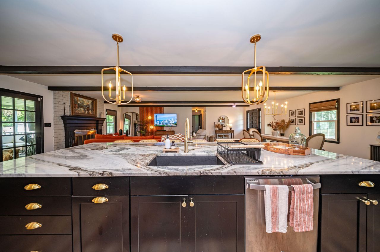 2943 Doncaster Drive Photo 13