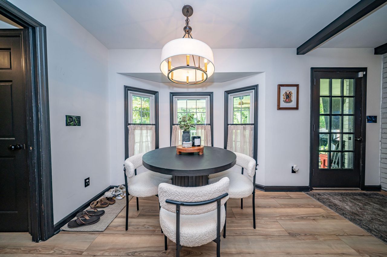 2943 Doncaster Drive Photo 16