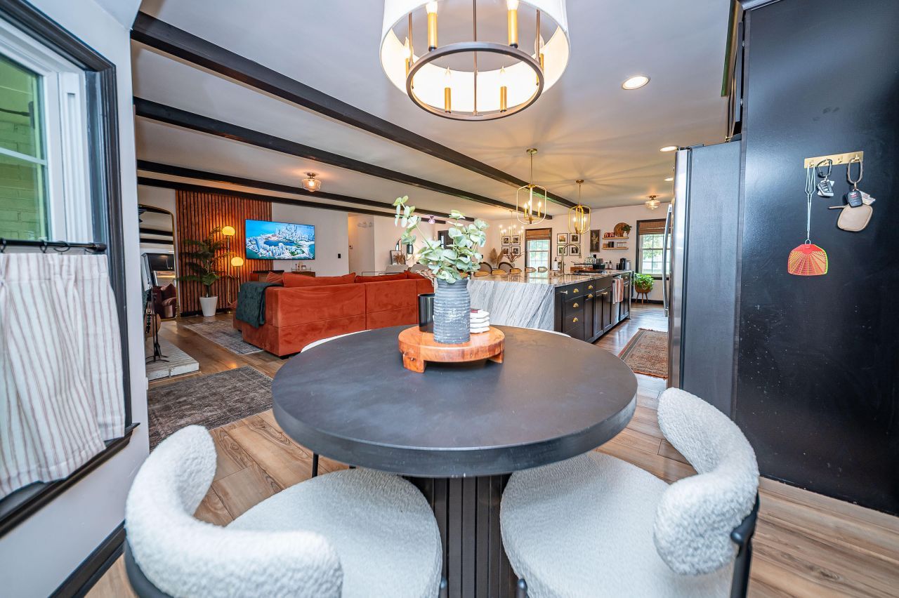 2943 Doncaster Drive Photo 17