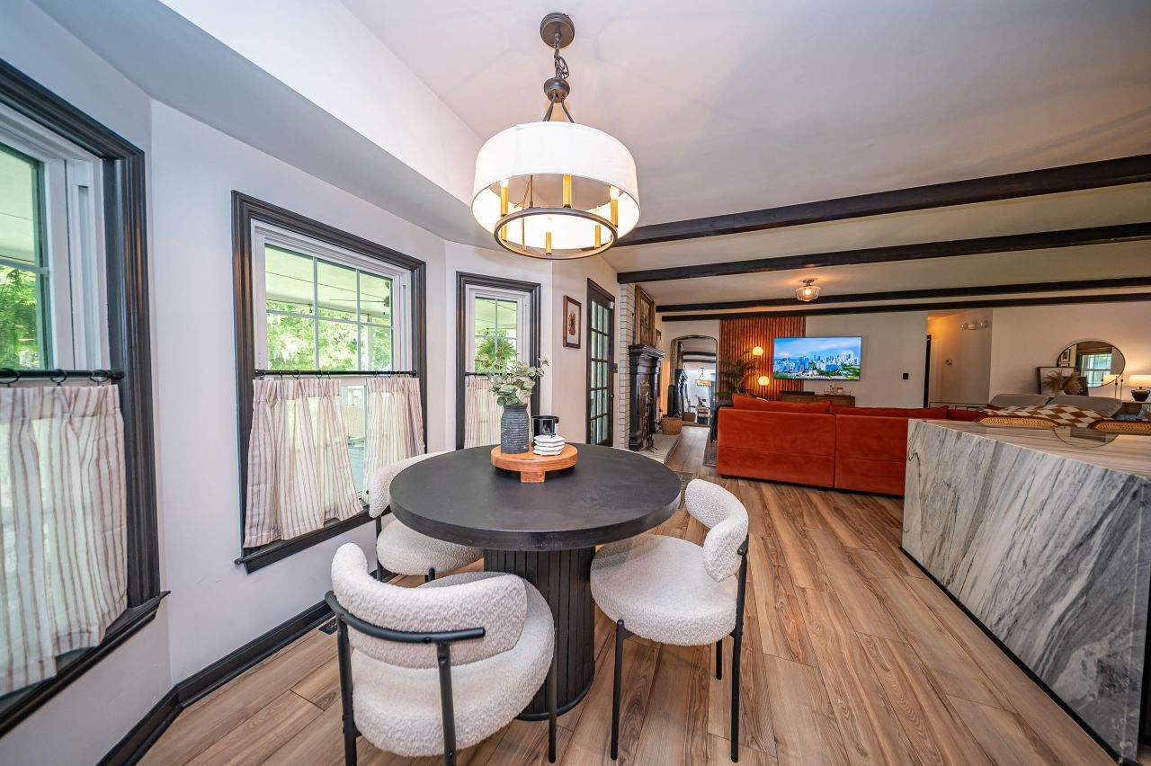 2943 Doncaster Drive Photo 18