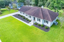 2943 Doncaster Drive photo 4