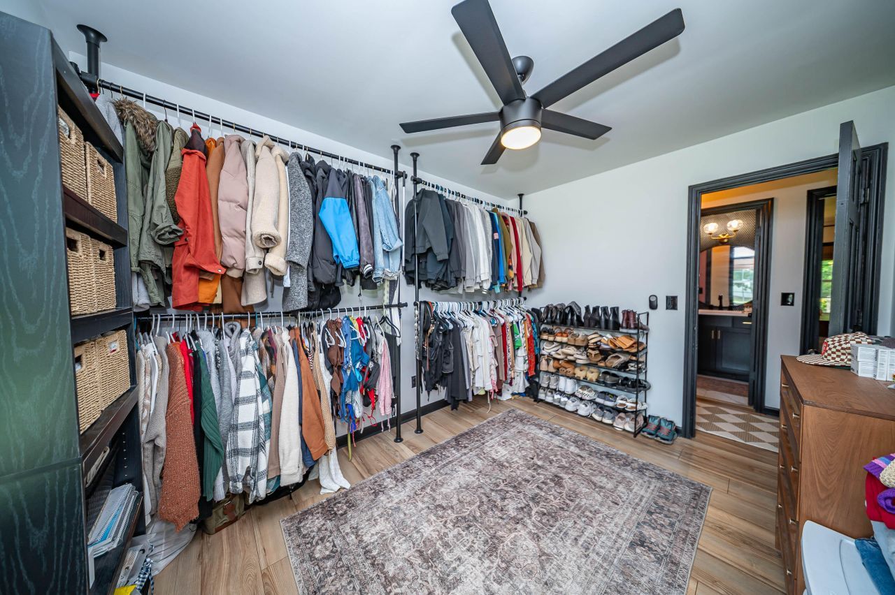 2943 Doncaster Drive Photo 45