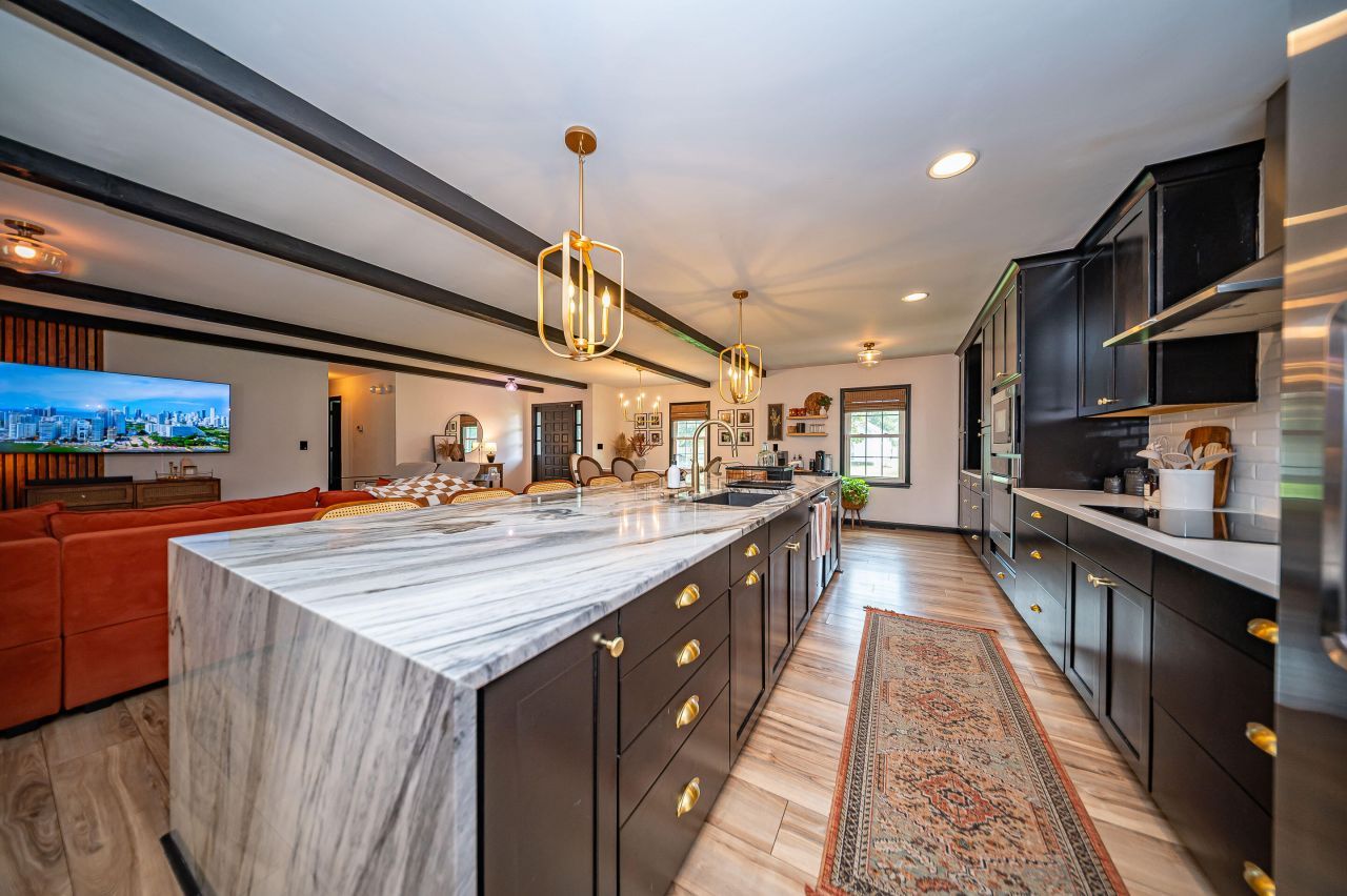 2943 Doncaster Drive Photo 9