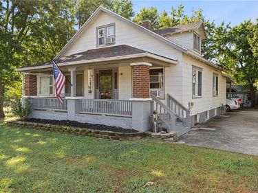 104 E 4th Street, Stover, MO 65078