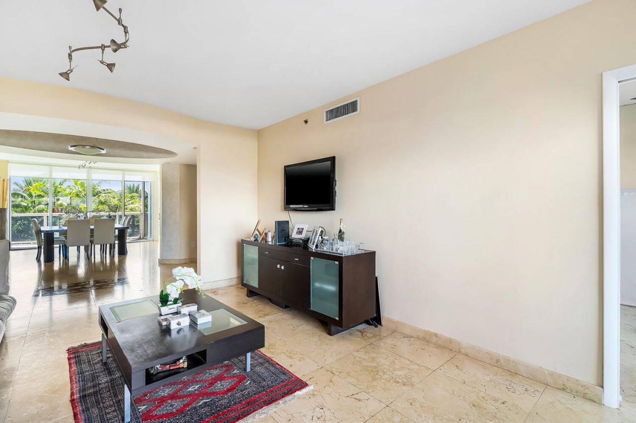 18911 Collins Avenue, Unit 506, Sunny Isles Beach, FL 33160 Photo