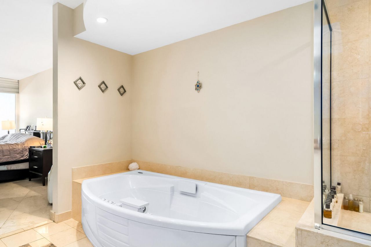 18911 Collins Avenue, Unit 506, Sunny Isles Beach, FL 33160 Photo