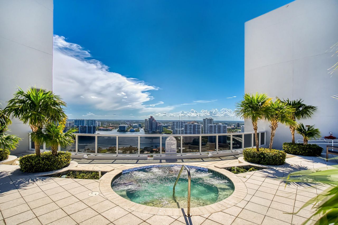 18911 Collins Avenue, Unit 506, Sunny Isles Beach, FL 33160 Photo