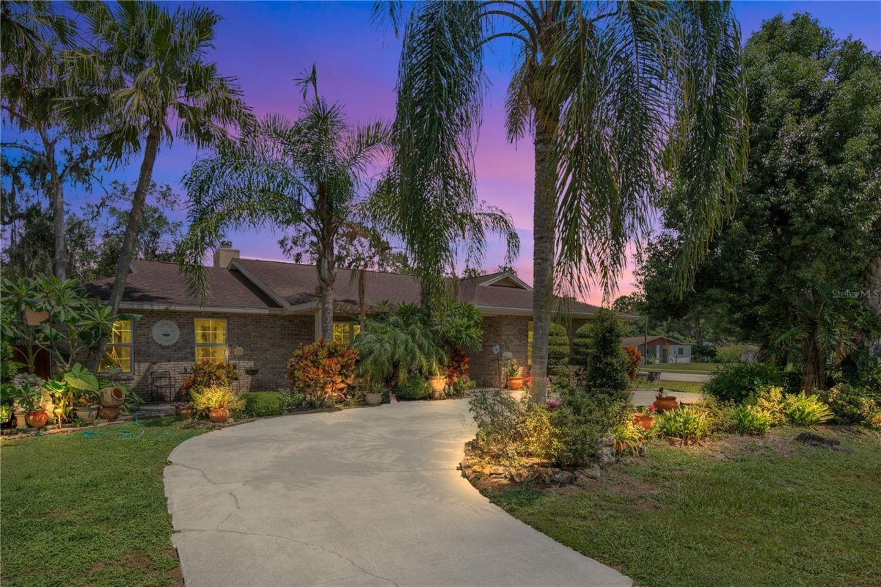 403 W French Avenue, Orange City, FL 32763 Main Photo