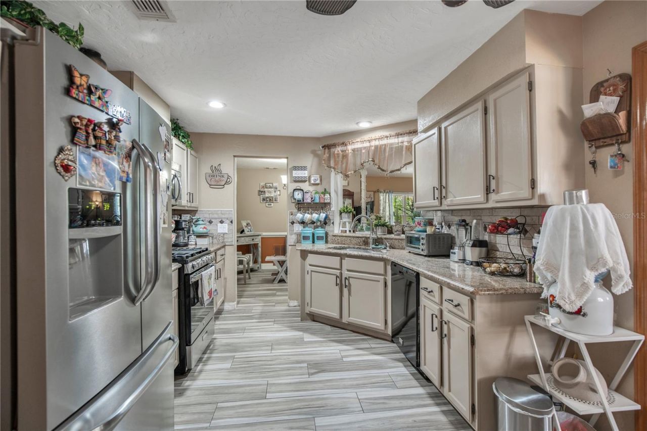 403 W French Avenue, Orange City, FL 32763 Photo