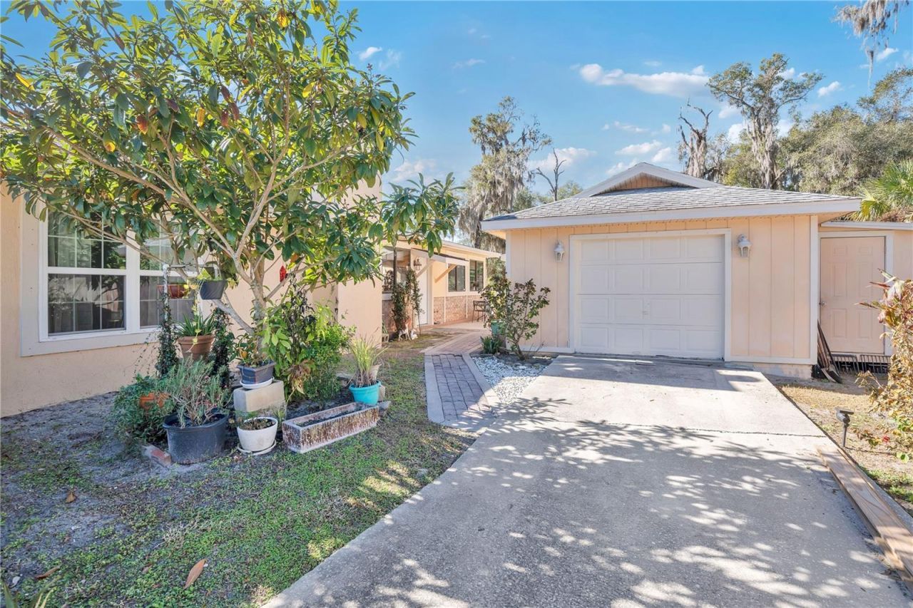 403 W French Avenue, Orange City, FL 32763 Photo