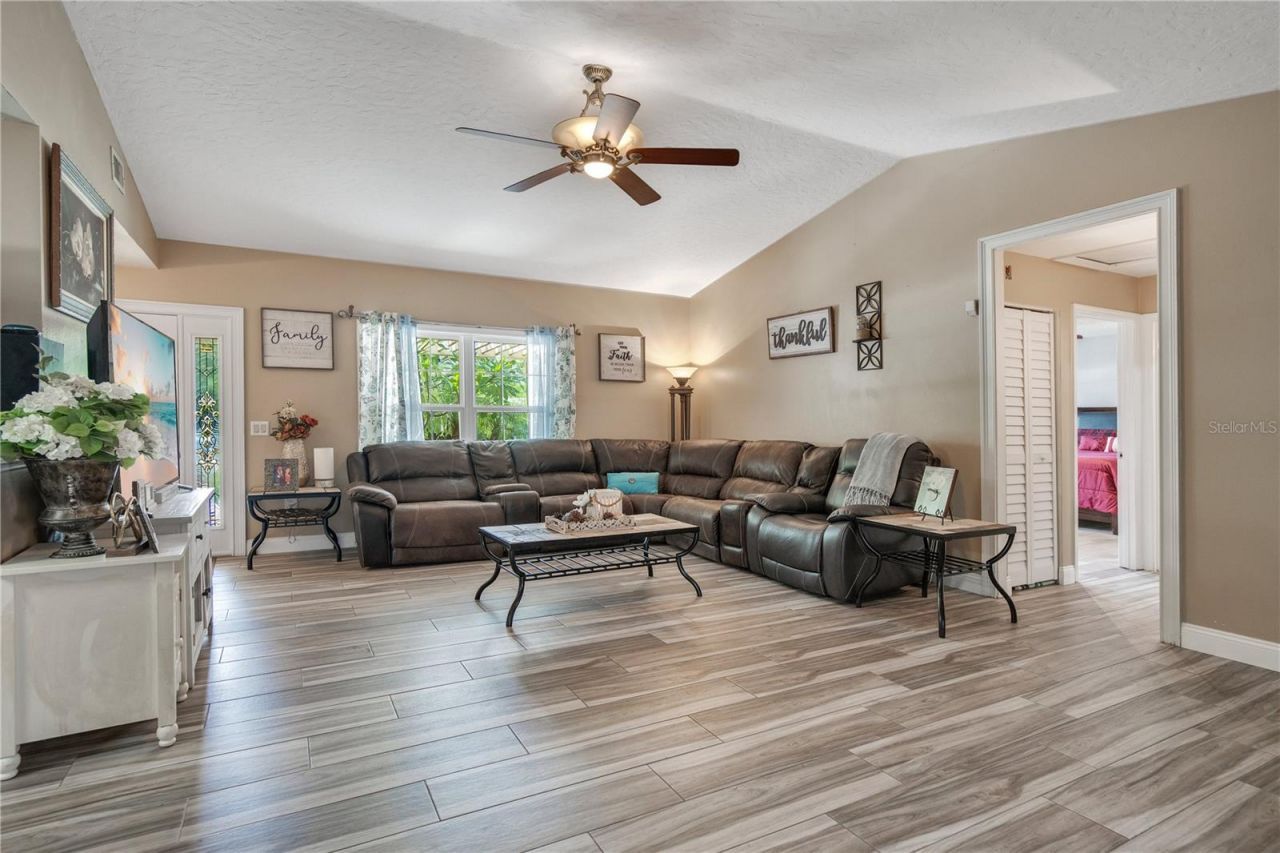 403 W French Avenue, Orange City, FL 32763 Photo