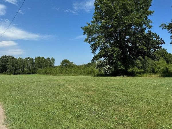 802 SE 17th Street, Topeka, KS 66607