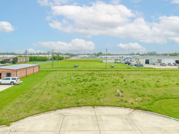 142 Finish Line Lane, Houma, LA 70360