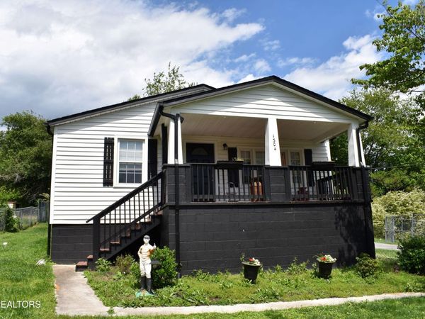 1304 Beaman Lake Rd, Knoxville, TN 37914