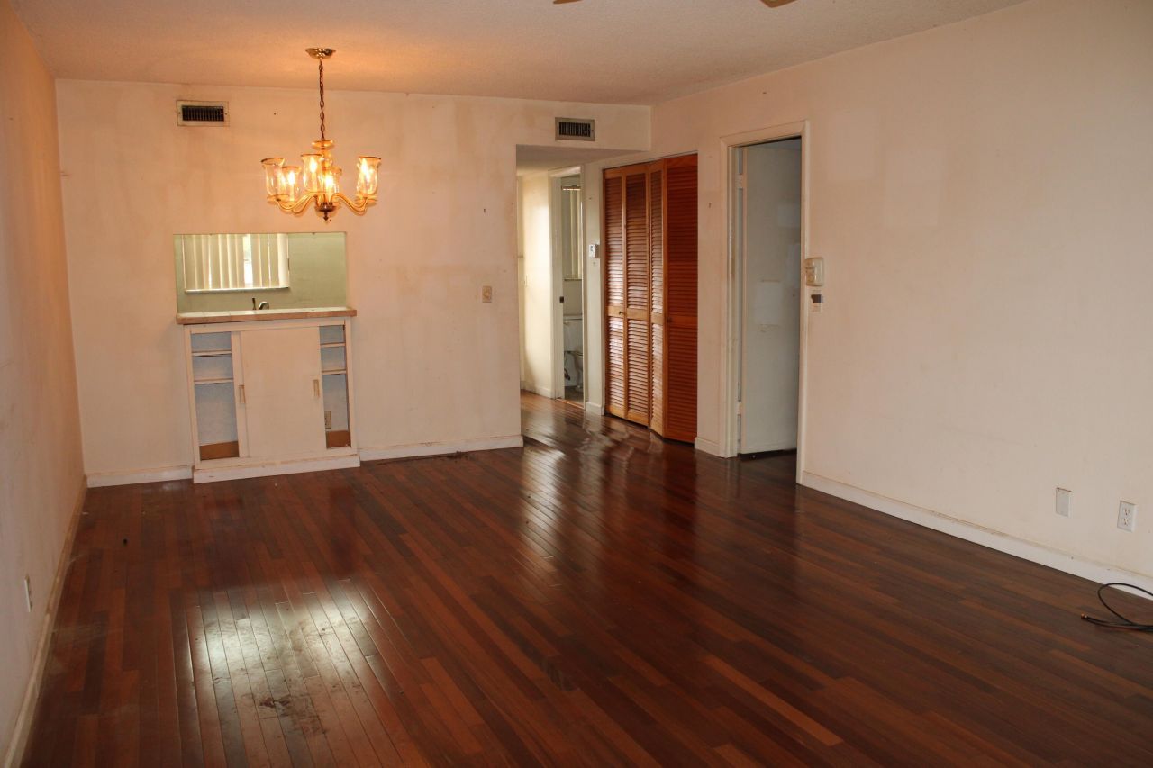 12008 Poinciana Boulevard, Unit 206, Royal Palm Beach, FL 33411 Photo