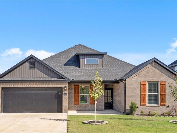 6902 SW Basswood Avenue, Bentonville, AR 72713