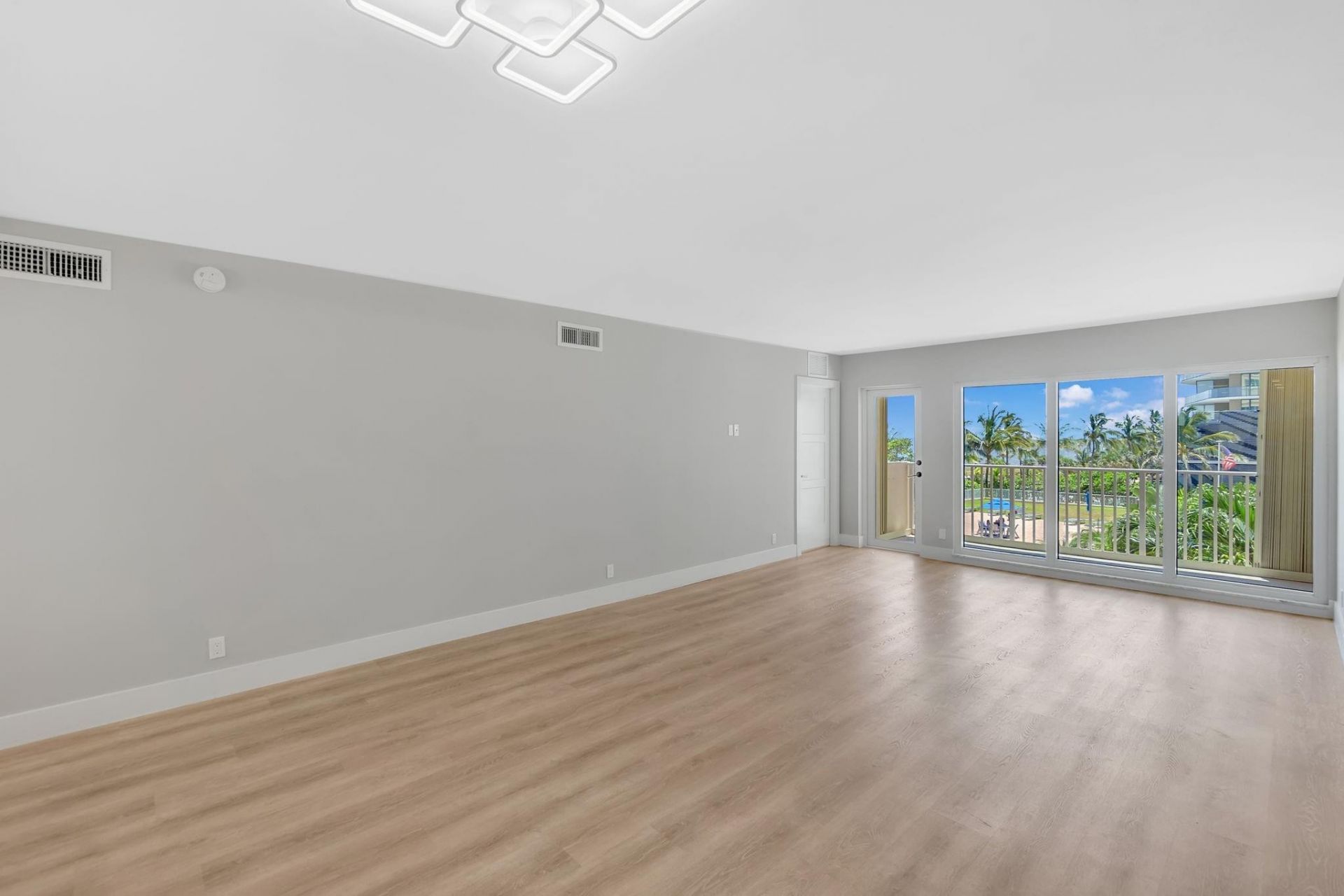 750 N Ocean Boulevard, Unit 404, Pompano Beach, FL 33062 Photo