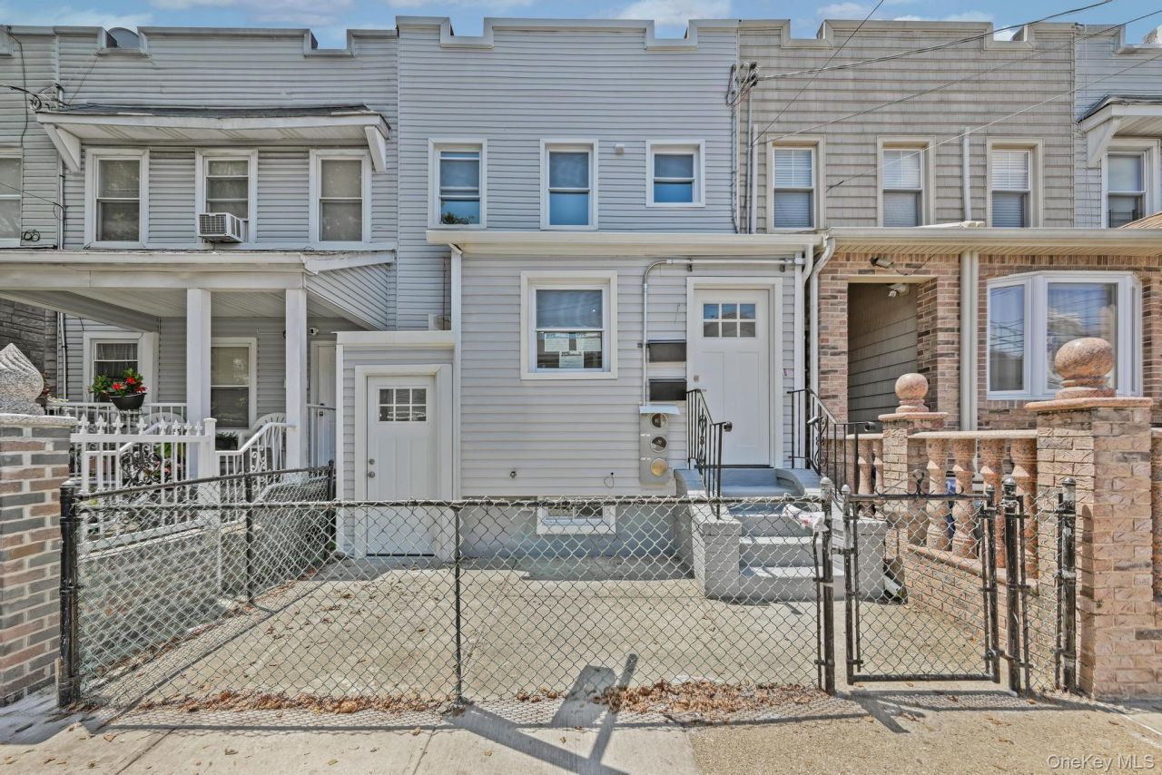 95-22 75 Street, Ozone Park, NY 11416 Main Photo