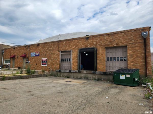 2706 SW WASHINGTON Street, Peoria, IL 61602