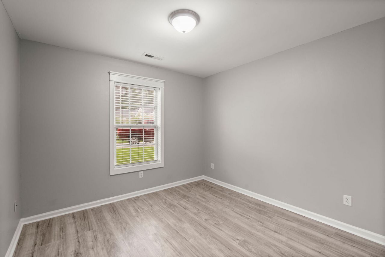 109 Wisteria Court Photo 19