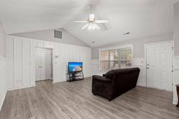 109 Wisteria Court photo 4