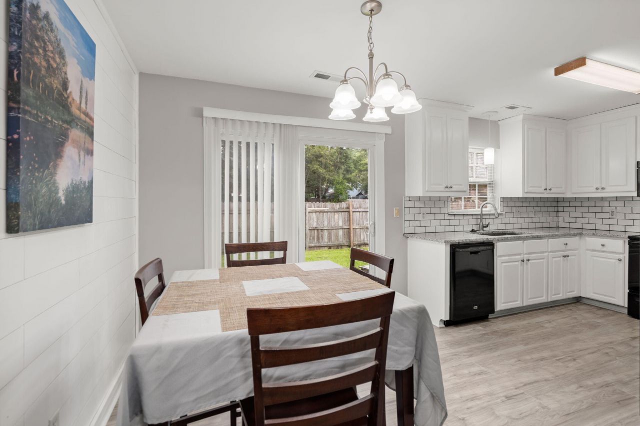 109 Wisteria Court Photo 8