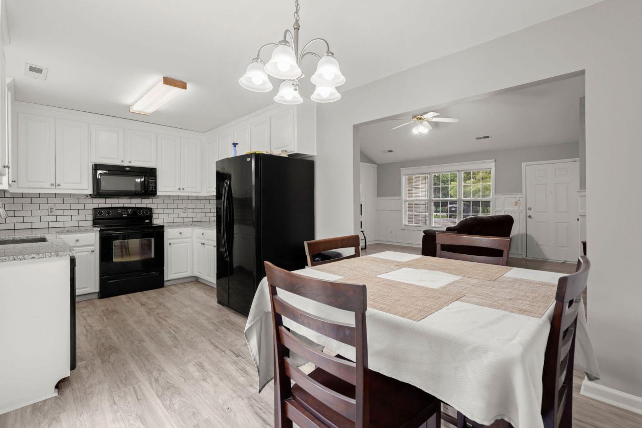 109 Wisteria Court Photo 9