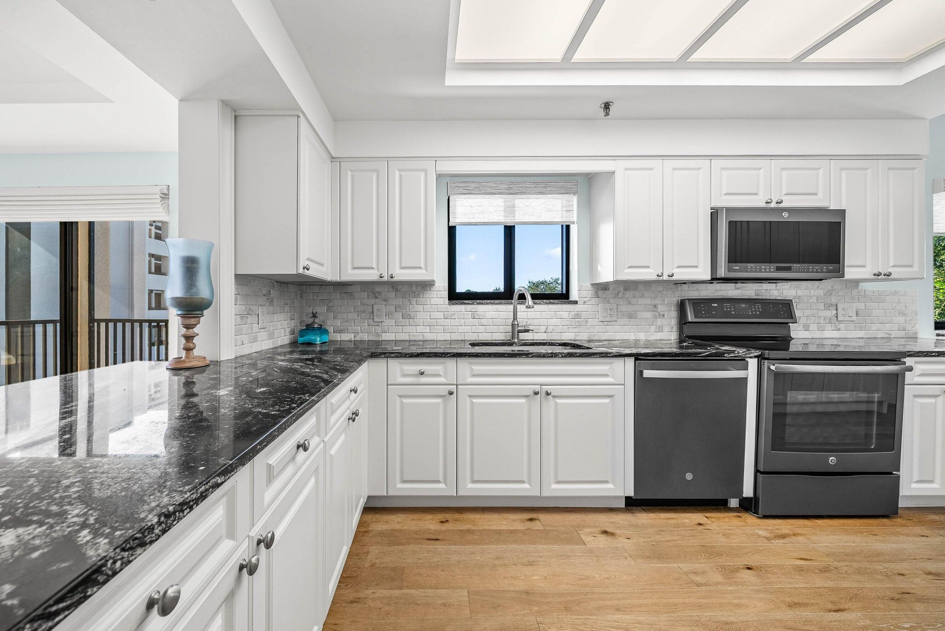 11370 Twelve Oaks Way, Unit 418, North Palm Beach, FL 33408 Photo