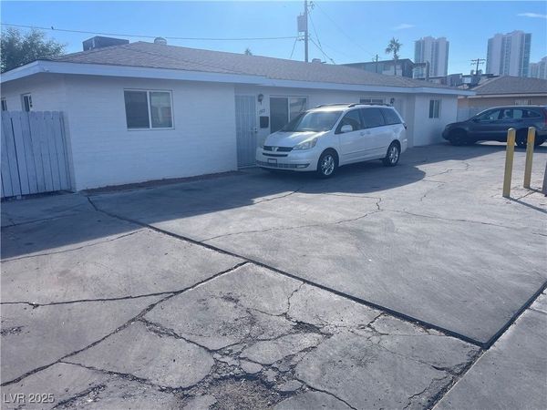 1905 Weldon Place , Las Vegas, NV 89104