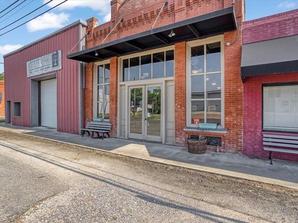 106 E Hayes Street, Savoy, TX 75479