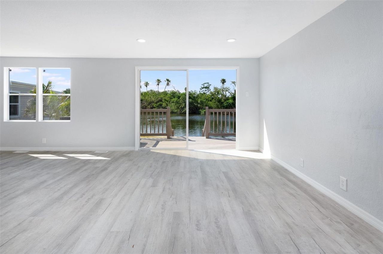 460 Mount Oak Avenue Ne, Unit 745, Saint Petersburg, FL 33702 Photo