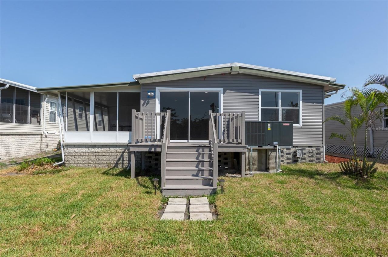 460 Mount Oak Avenue Ne, Unit 745, Saint Petersburg, FL 33702 Photo