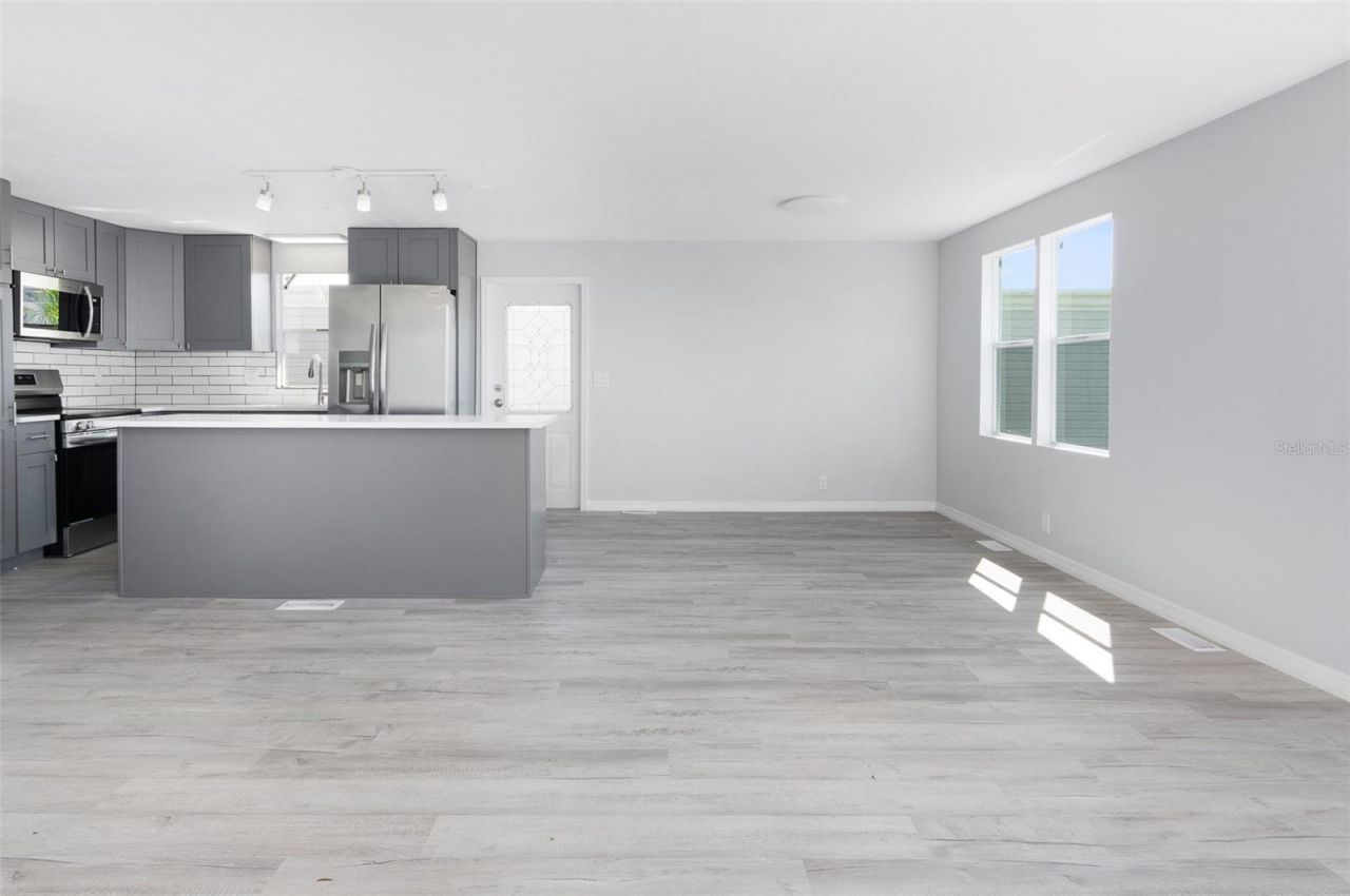 460 Mount Oak Avenue Ne, Unit 745, Saint Petersburg, FL 33702 Photo