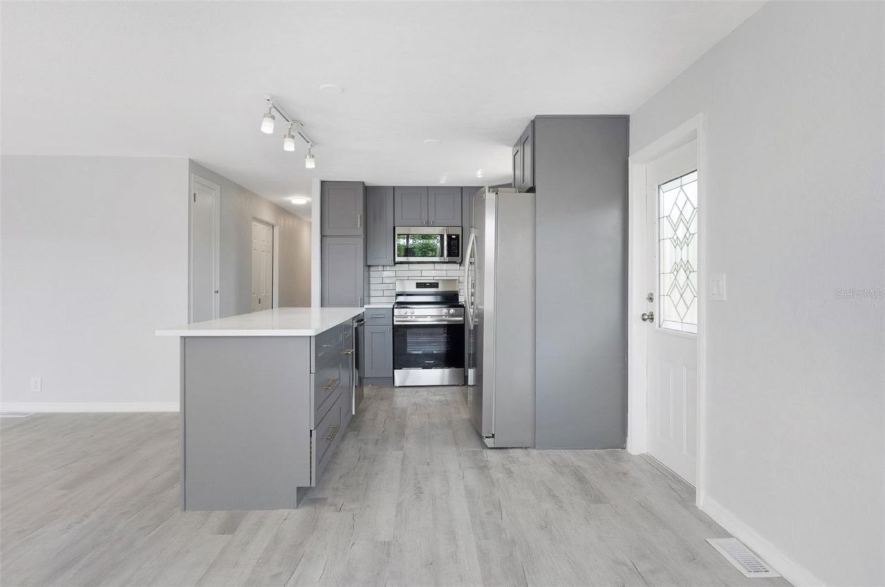 460 Mount Oak Avenue Ne, Unit 745, Saint Petersburg, FL 33702 Photo